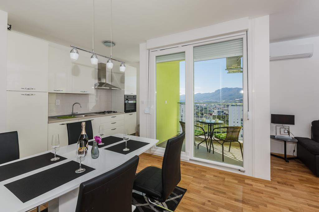 Sky Split Apartment Bagian luar foto