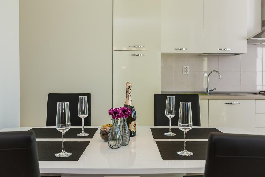 Sky Split Apartment Bagian luar foto
