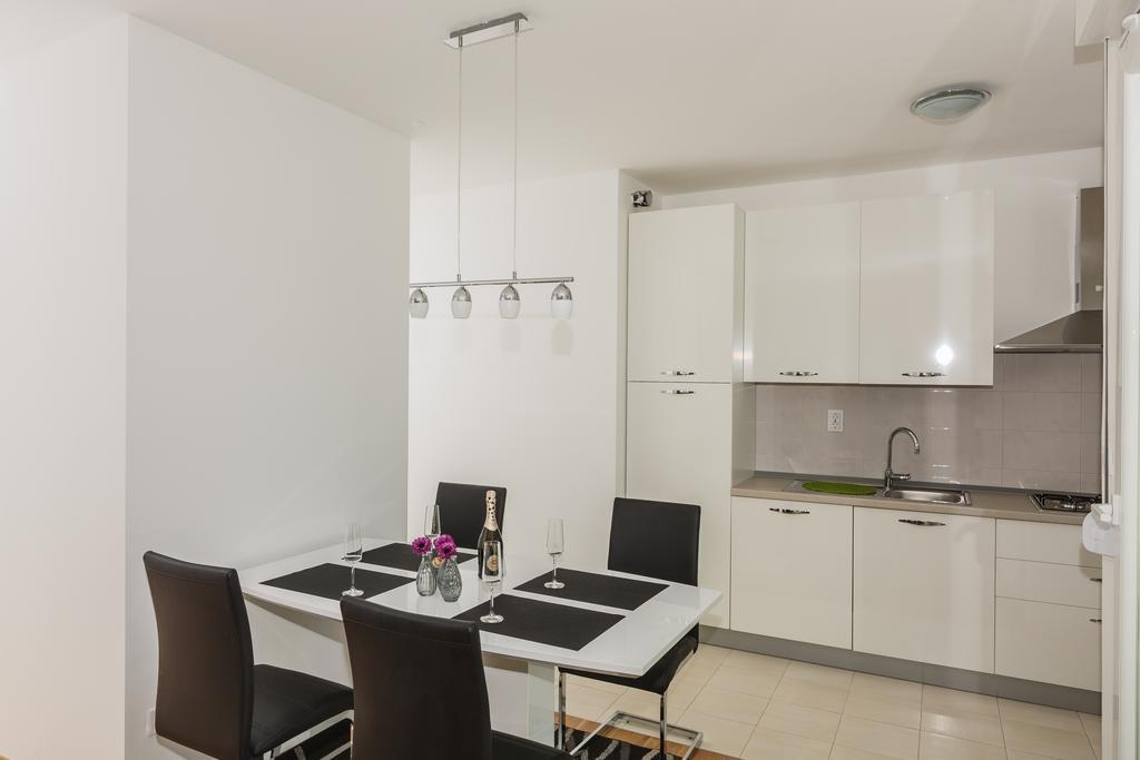 Sky Split Apartment Bagian luar foto