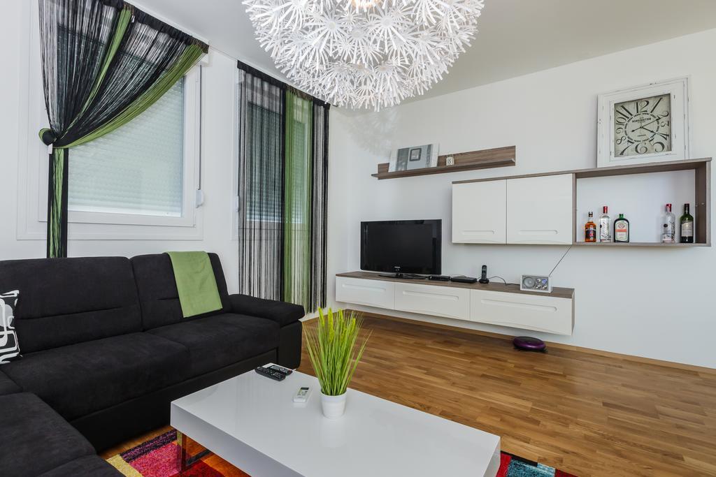 Sky Split Apartment Bagian luar foto